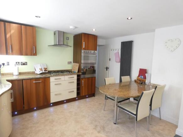 2 bed Cottage for sale Image 4