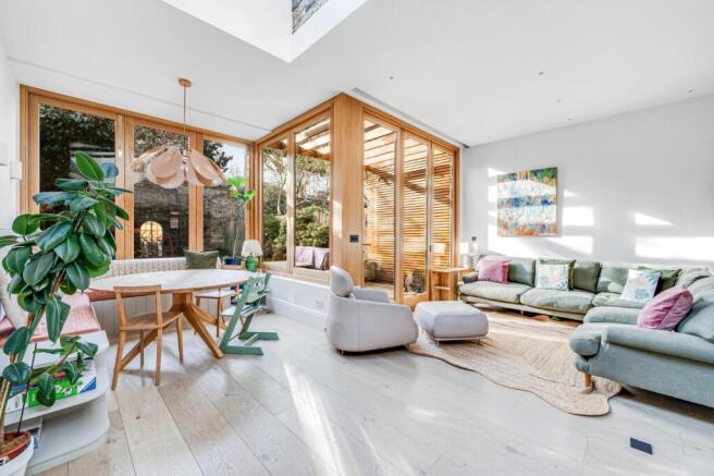 44 Wavendon Avenue-8.jpg