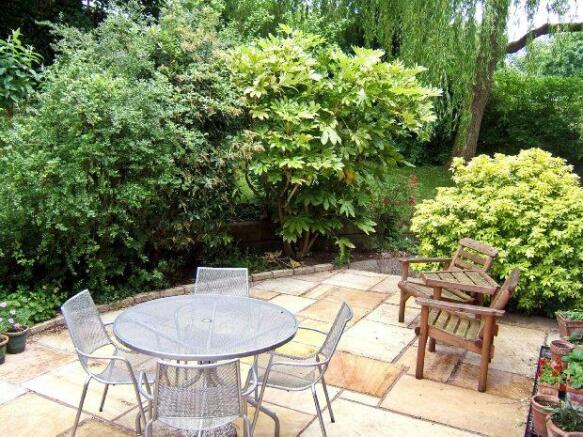 GARDEN IN SUMMER 2