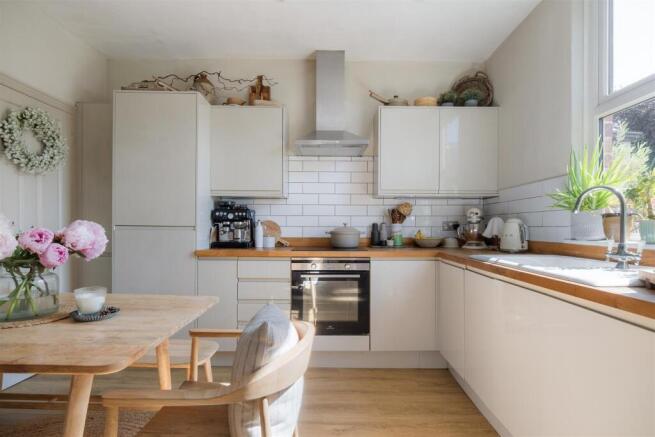 3 bed Terraced for sale Image 6