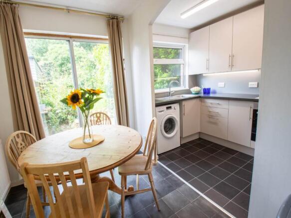 39WC - Dining Area
