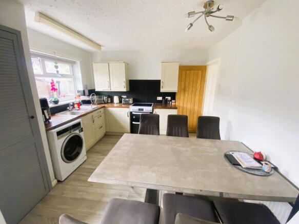 2 bed Terraced for sale Image 5
