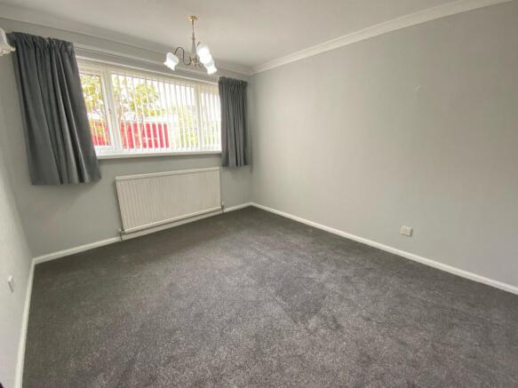 3 bed Detached Bungalow to rent Image 5