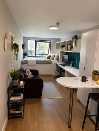 staged bedroom PRH.jpg