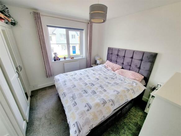 Bed 1.jpg