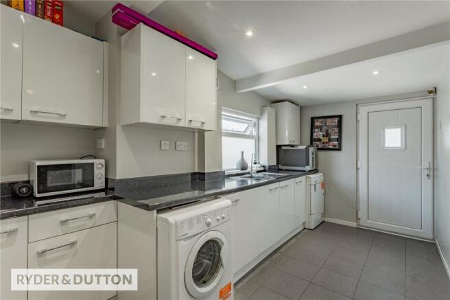 4 bed Detached for sale Image 9