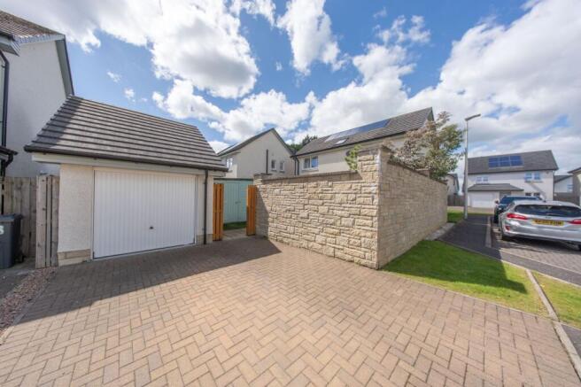 Garage & Driveway