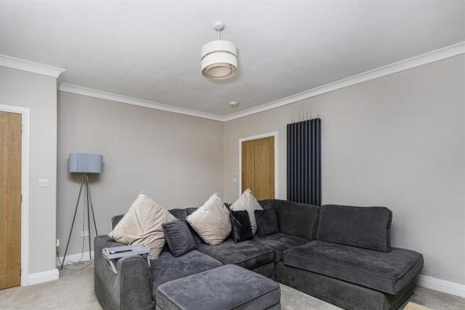 3 bed Semi-Detached for sale Image 8