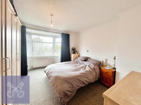 4 bed Semi-Detached for sale Image 12