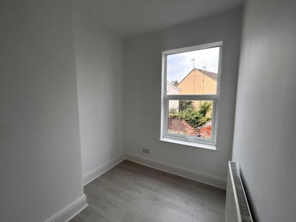 3 bed Terraced to rent Image 6