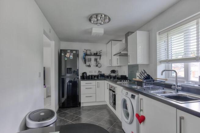 Ewemove Taunton - Mill House Road (10)