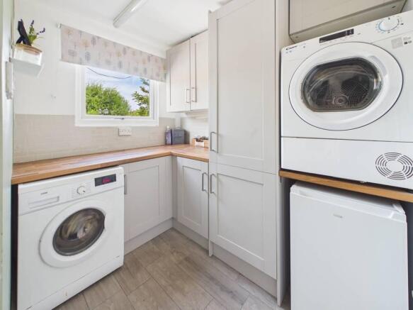 2 bed Semi-Detached for sale Image 6