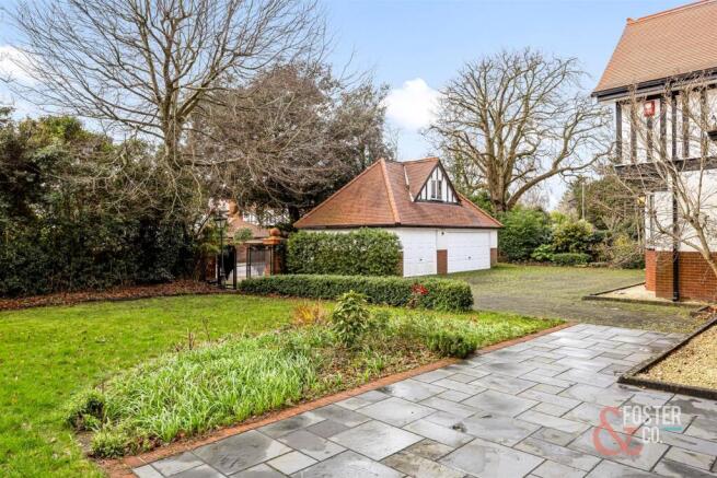 Dyke Road Avenue, 32-001.JPG