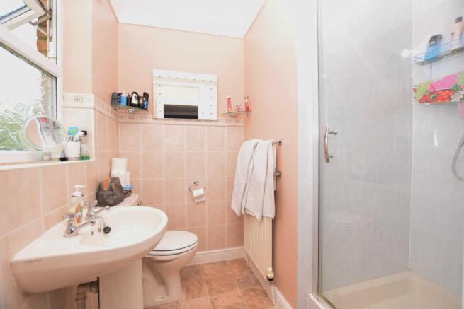 ENSUITE SHOWER ROOM