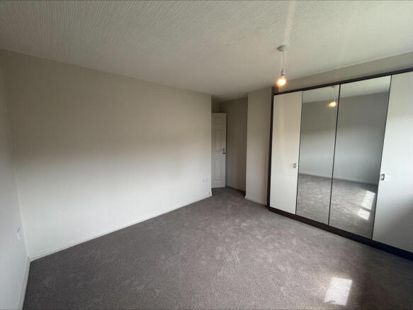 3 bed House to rent Image 7