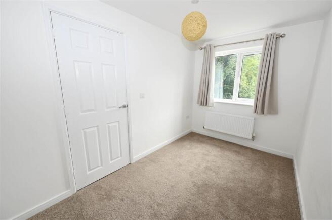 4 bed Detached for sale Image 9