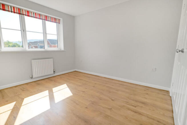 3 bed Detached to rent Image 11