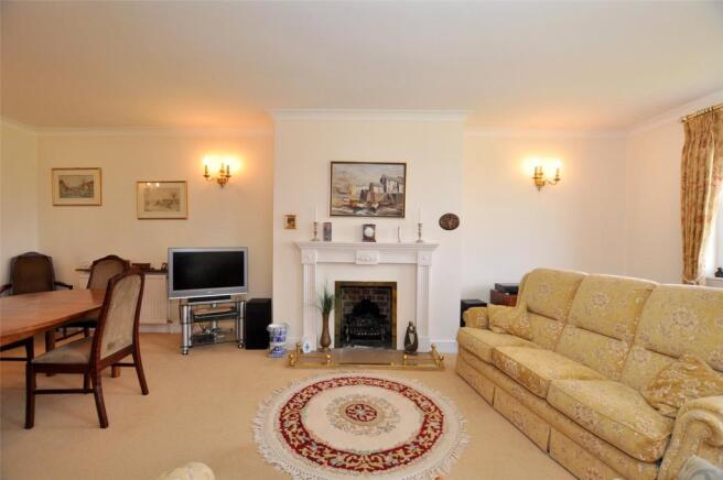 Sitting/Dining Room