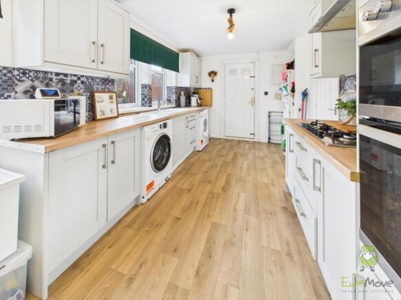 3 bed Semi-Detached for sale Image 10