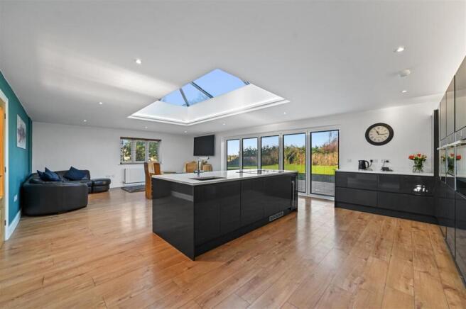 Kitchen/Dining/Family