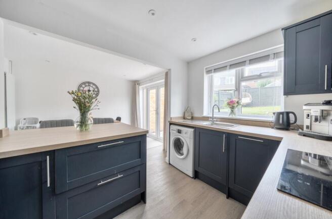 St. Davids Road, Thornbury, BS35 photo 4