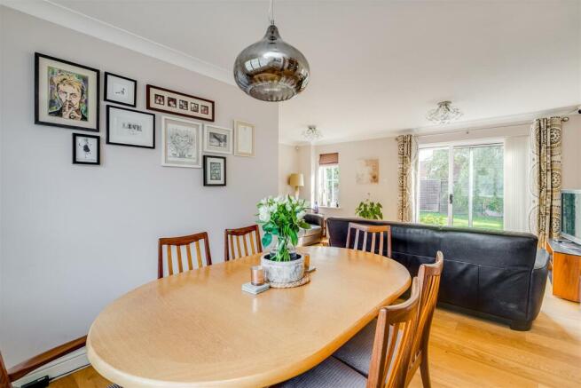 Oaktree Close 25-19.jpg