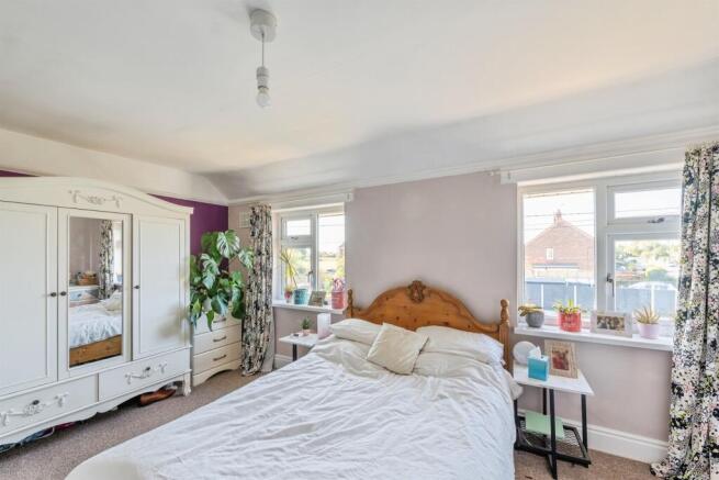 3 bed Semi-Detached for sale Image 9