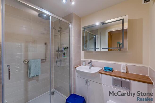 2 bed Apartment for sale Image 6