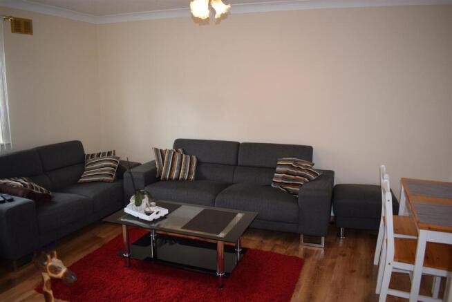 5 Living room.jpg