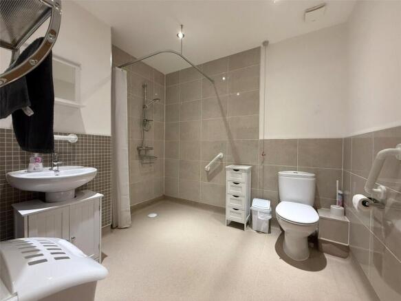 2 bed Apartment for sale Image 9