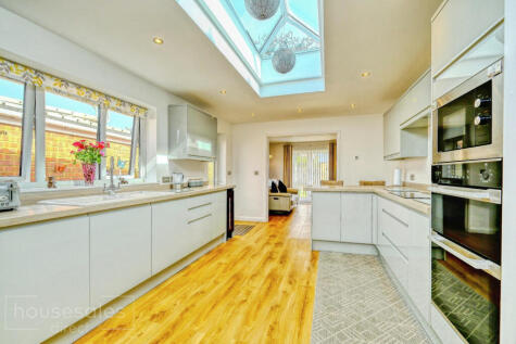 Oak Road, New Milton, BH25