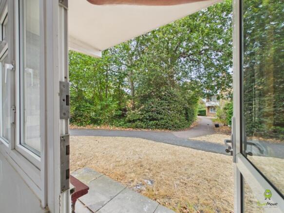 CAM03779G0-PR0448-STILL006