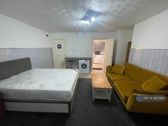 Living-Room / Bedroom