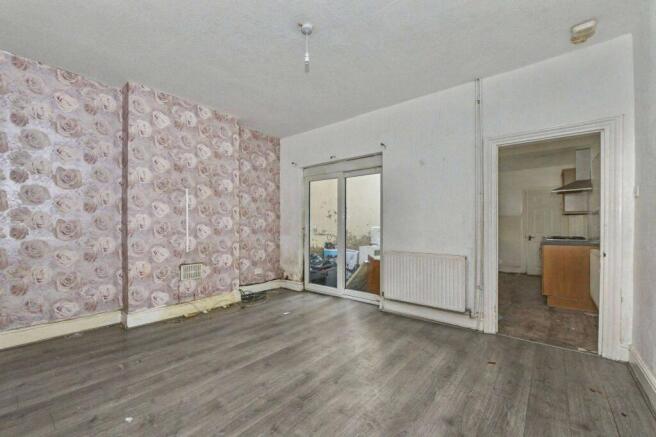 96 Sedgley Road, Woodsetton, Dudley, DY1 4NG