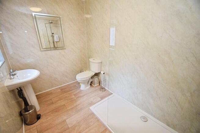 2 bed Apartment for sale Image 11