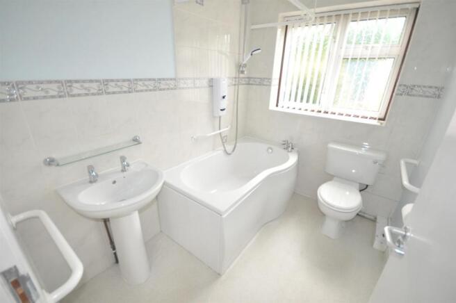 GROUND FLOOR BATHROOM