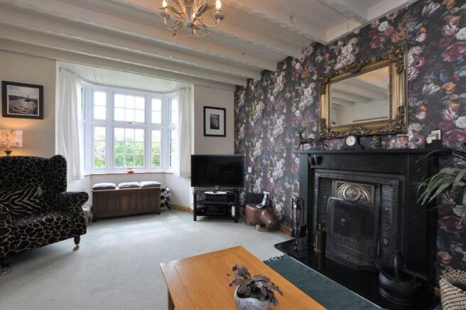 6 bed Detached for sale Image 7
