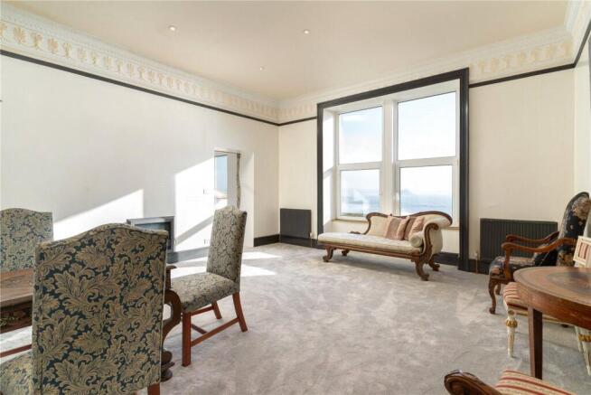 Lounge/ Bedroom 6