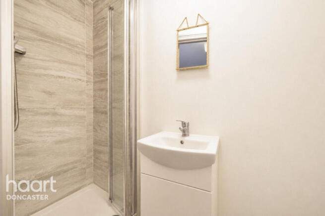 5 bed Terraced for sale Image 11