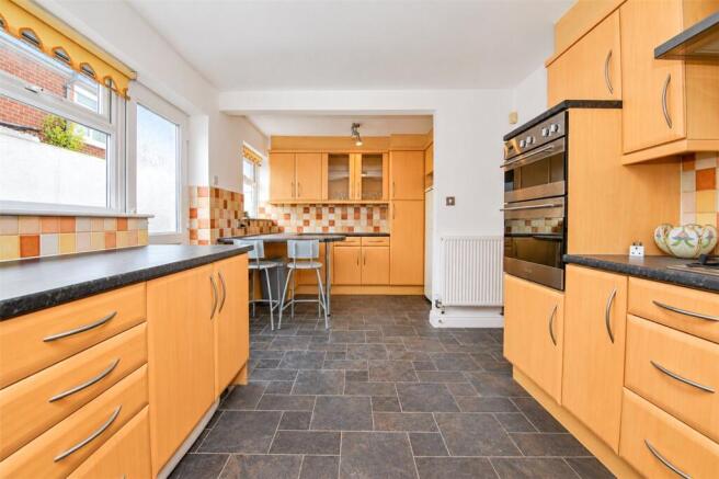 Queenswood Avenue, Higher Bebington, Wirral photo 3