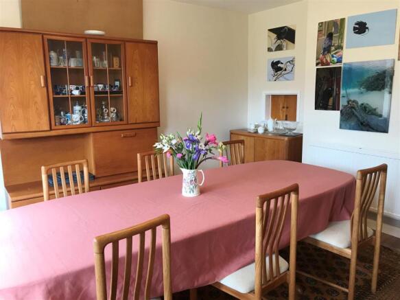 Dining 1.JPG