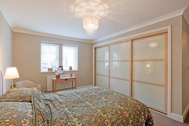 2 bed Retirement Property for sale Image 6