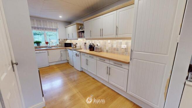 4 bed Detached for sale Image 4