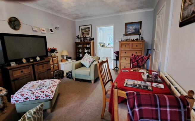Lounge/Dining Room