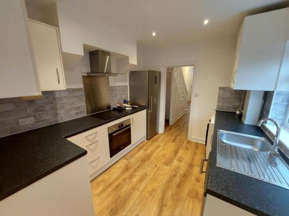 1 bed House of Multiple Occupation to rent Image 7