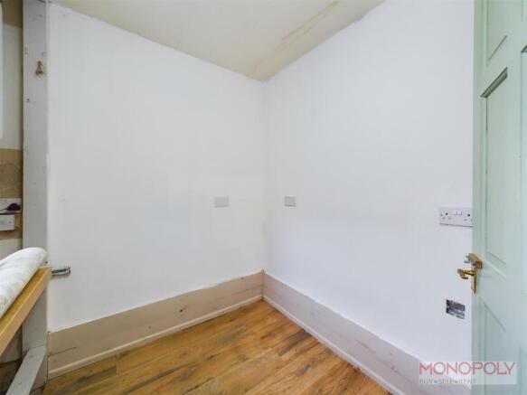 CAM01943G0-PR0212-STILL003.jpg