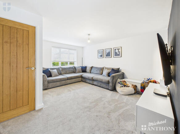 CAM03852G0-PR0544-STILL006