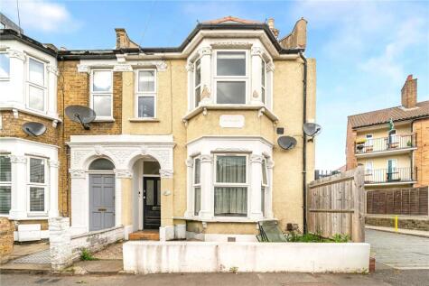 First Avenue, Walthamstow, London, E17