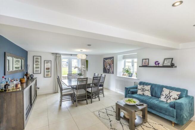 8594142-interior03.jpg