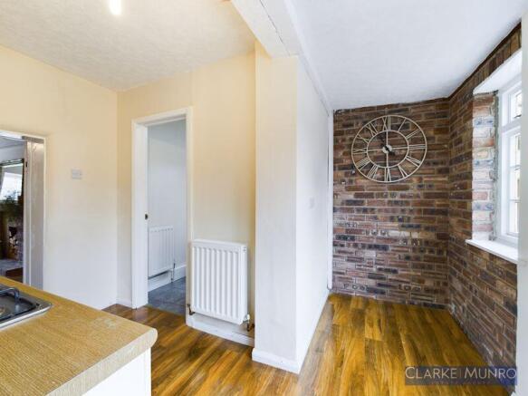 2 bed House to rent Image 11
